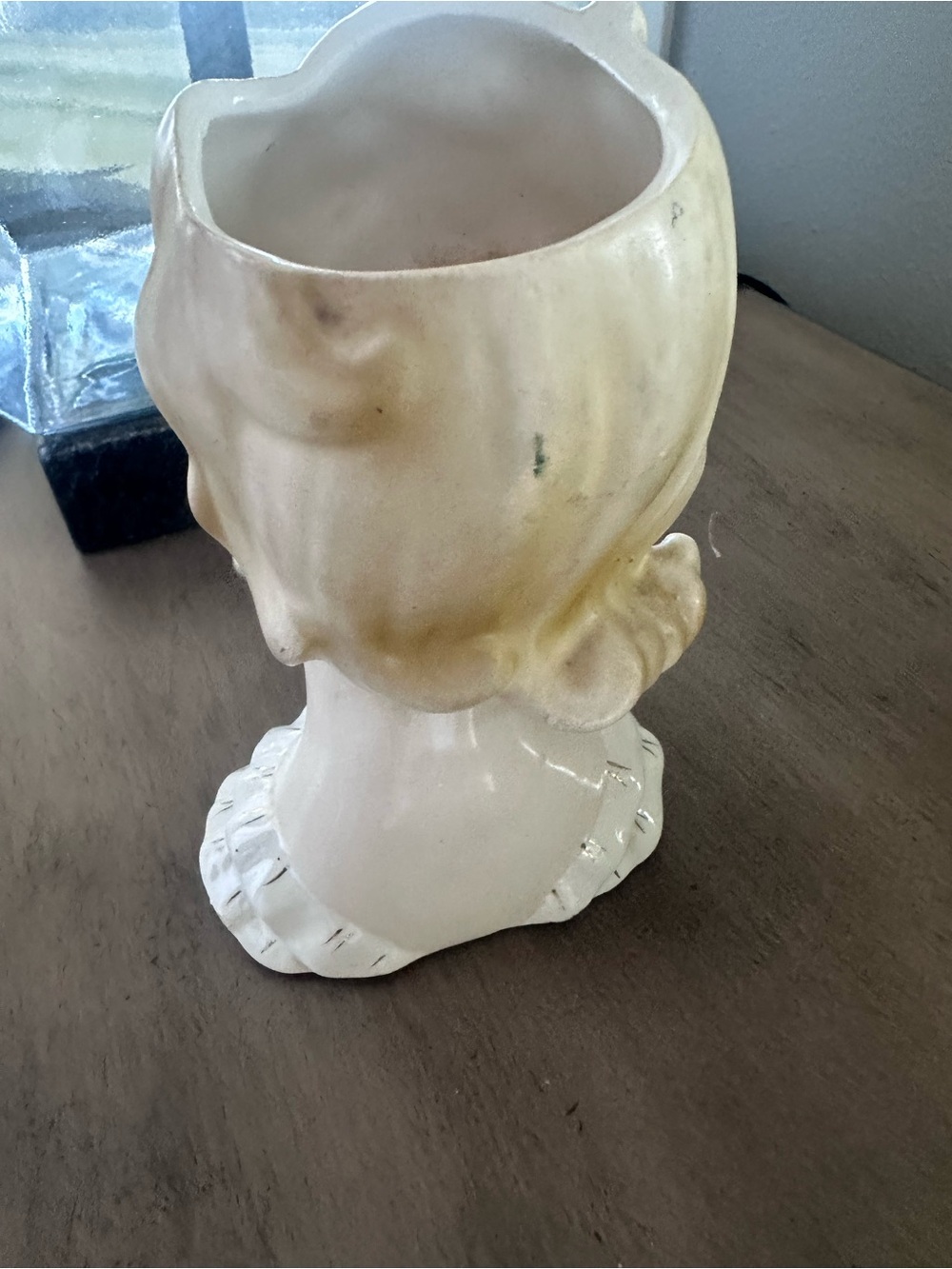 Vintage Blonde Ceramic Lady Head Vase with Gold Brooch Accent - Picture 4 of 4